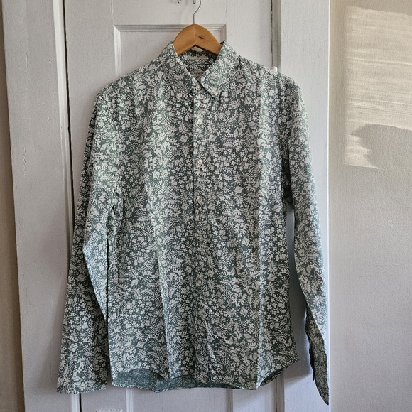 J. Crew Secret Wash Leaf Print Buttom Up. - Picture 1 of 9